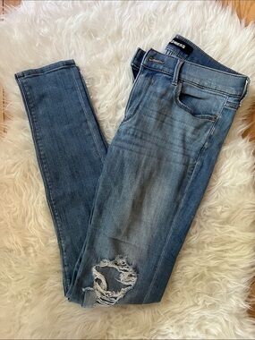 Express Women's Skinny Jeans in Distressed Blue